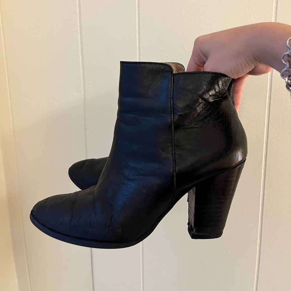 Elegant Black Ankle Boots